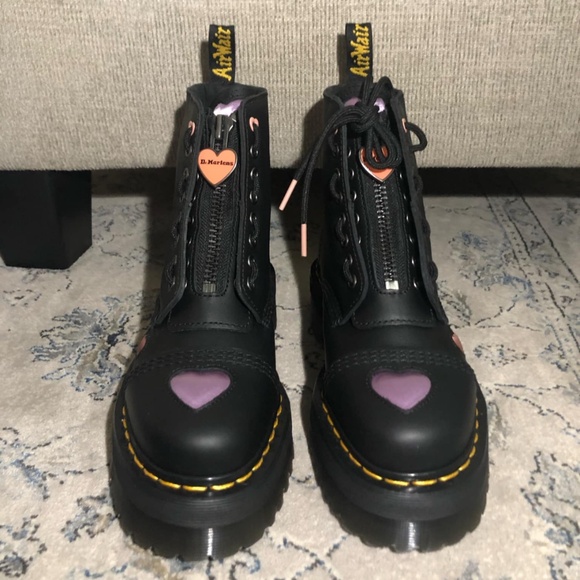 Dr. Martens Sinclair Heart Platform Boot - Picture 7 of 11